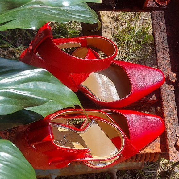 Jessica Simpson Pointed Toe Heels. Velcro Ankle Strap. Red. 7.5 - Picture 5 of 7